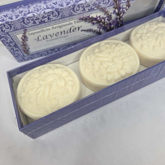 Saponificio Artigianale Fiorentino Lavender Soap Set of 3 Round Floral Bars - Picture 10 of 11